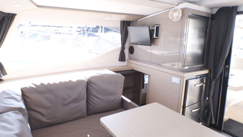 Fountaine Pajot 40 Leon