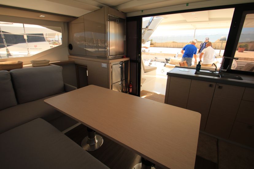 Fountaine Pajot 40 Lipara (Ac+Gen+Wm)