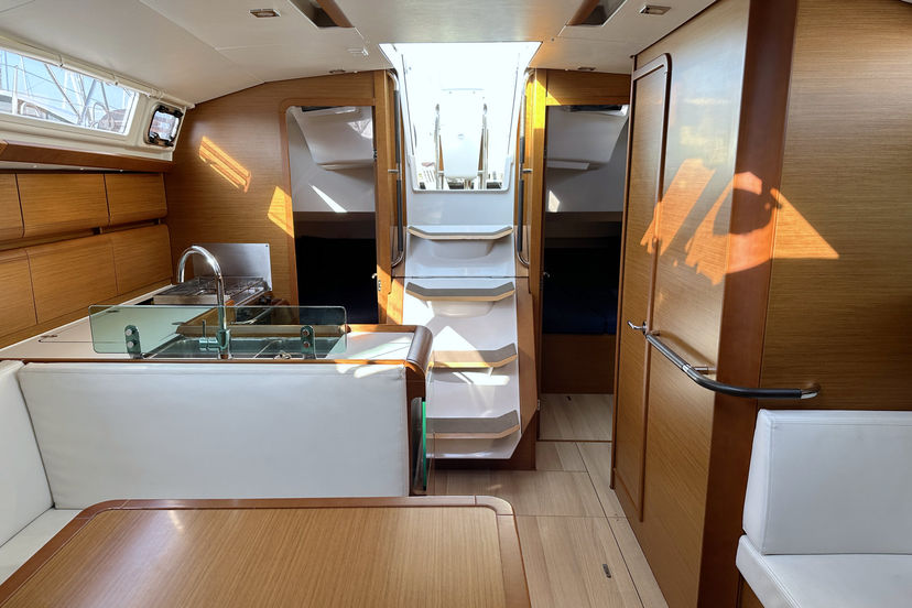 Jeanneau 41 Happy Welcome