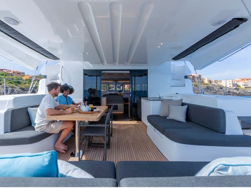 Lagoon 51 Margeo XIX (A/C, GENERATOR, WATER MAKER, ICE MAKER, HARD BIMINI TOP)