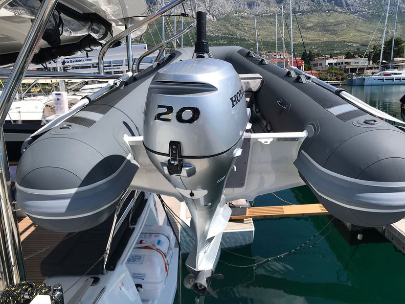 Lagoon 42 FIND US