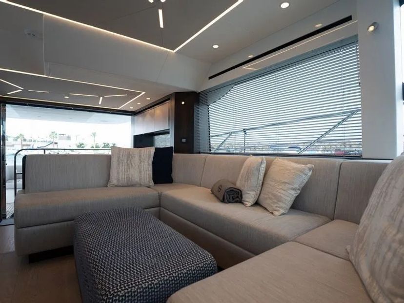 CRUISERS YACHTS 54 CANTIUS SUNSEEKER MANHATTAN 55
