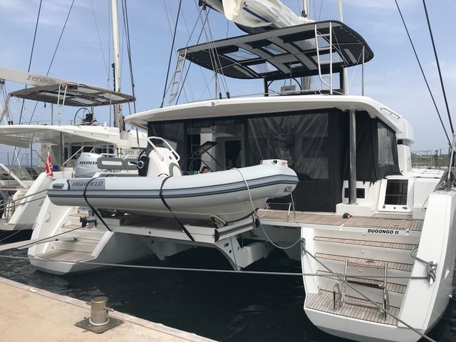 Lagoon 52 Dugongo II (MAR) (6 cab + 1 crew) (A/C, WM, Generator, Inverter, Tender Lift)