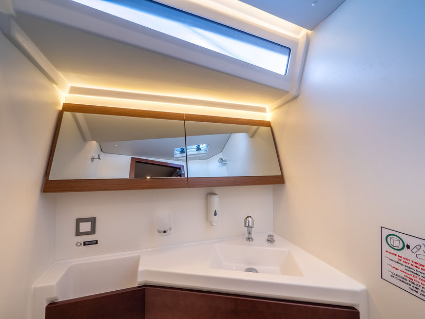 Beneteau OCEANIS 46.1 AMORINO