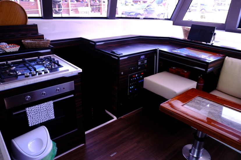 Cervetti Catamarans 44 Abuzz