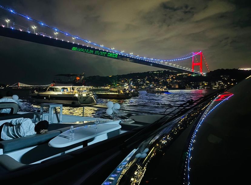 Custom-made Bosphorus Night Cruise on Luxury Yacht