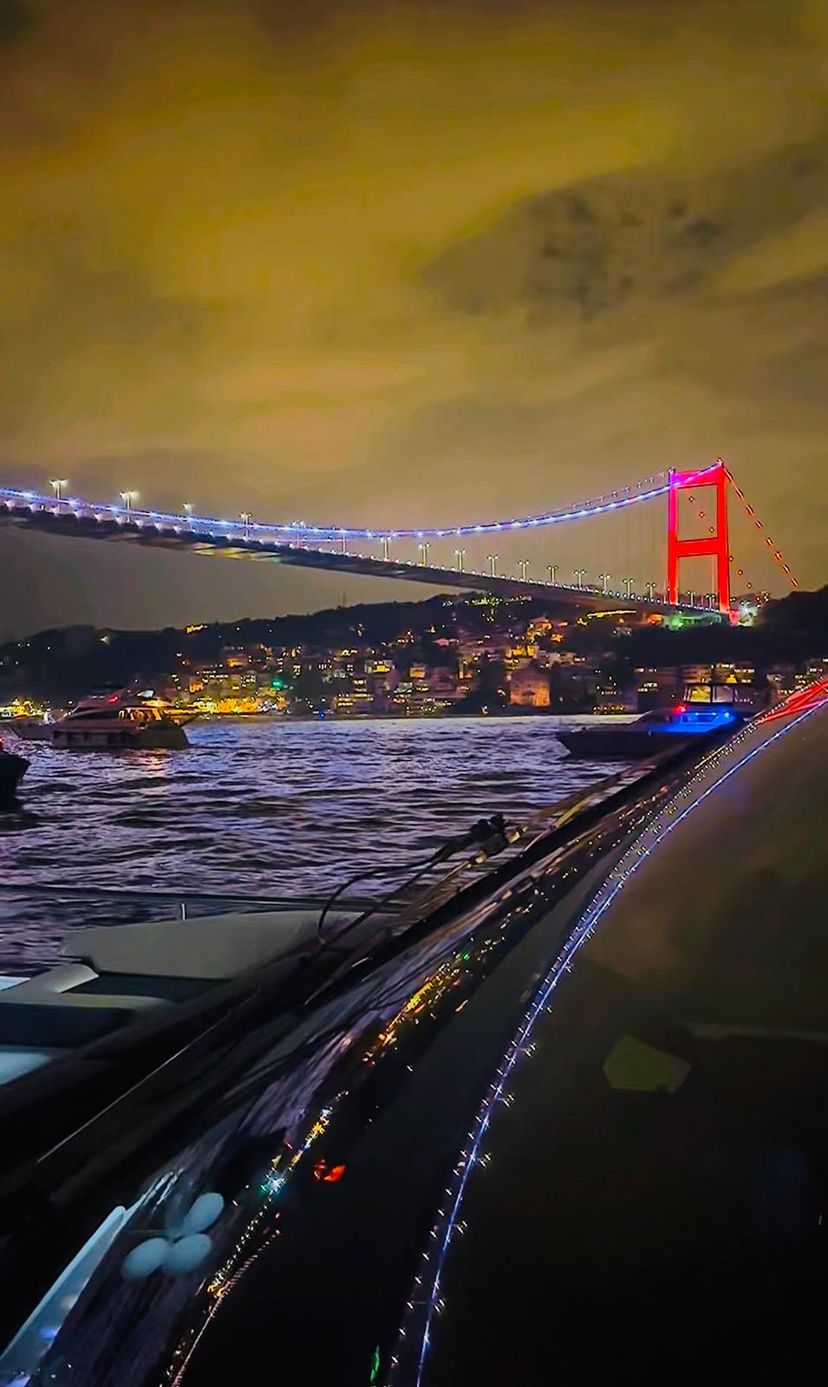 Custom-made Bosphorus Night Cruise on Luxury Yacht