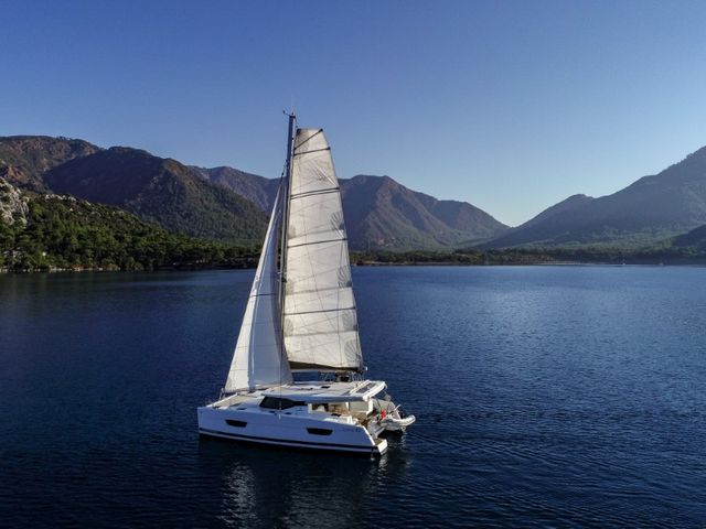 Fountaine Pajot 40 Amber