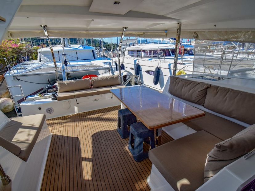 Fountaine Pajot 40 Amber