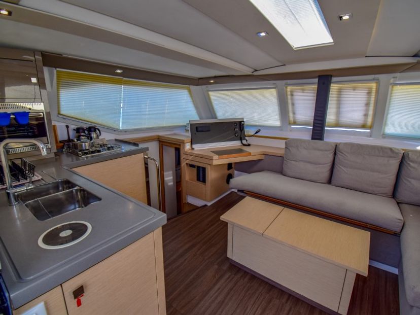 Fountaine Pajot 40 Amber
