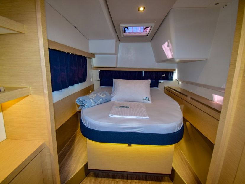 Fountaine Pajot 40 Amber