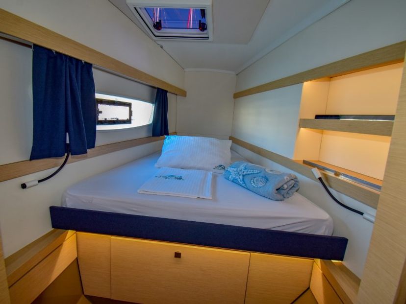 Fountaine Pajot 40 Amber
