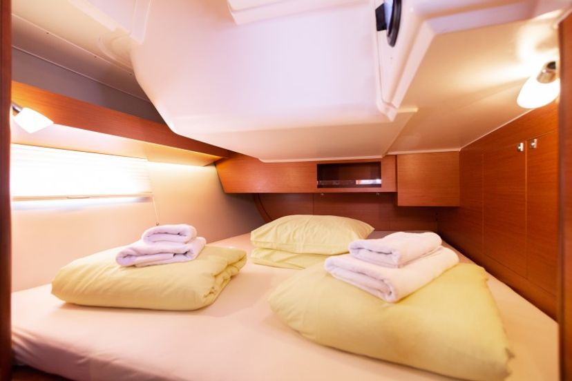 Dufour Yachts 43 SWEETEST TAB00