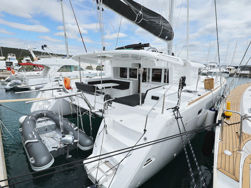 Lagoon 45 MUST HAVE
