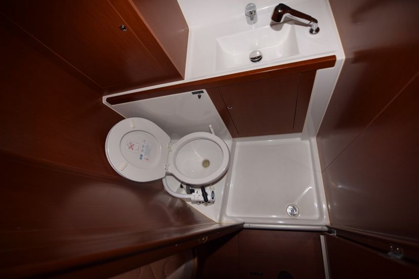 Beneteau OCEANIS 41.1 BUGA