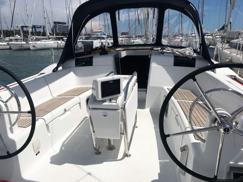 Jeanneau 49 Hallyday