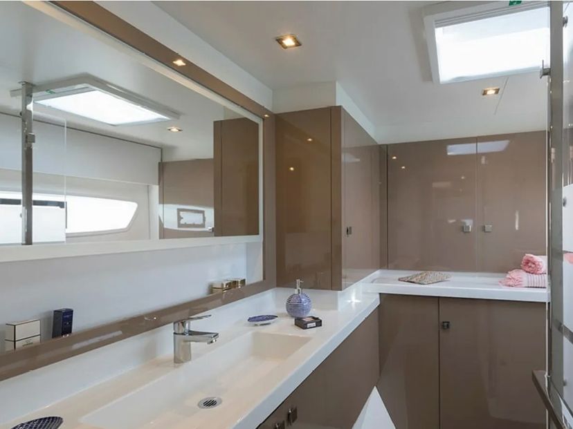 Fountaine Pajot 42 Rossa