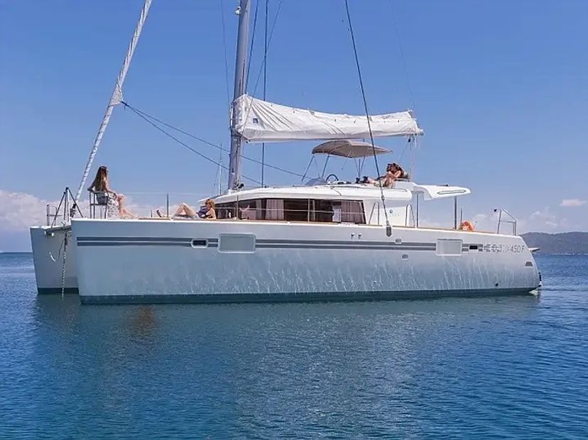 Lagoon 450 FLY FO'S
