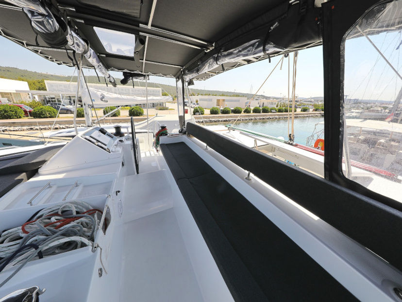 Lagoon 45 HOT STUFF
