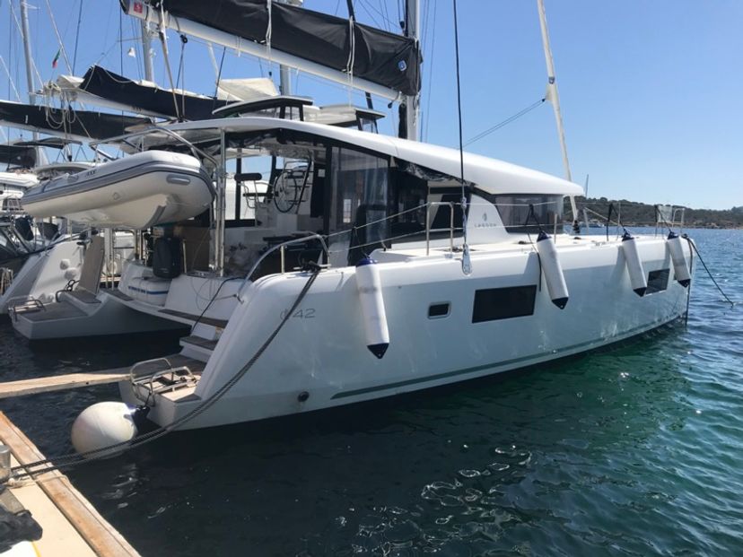 Lagoon 42 Zippiri (WM, Inverter, Heating)