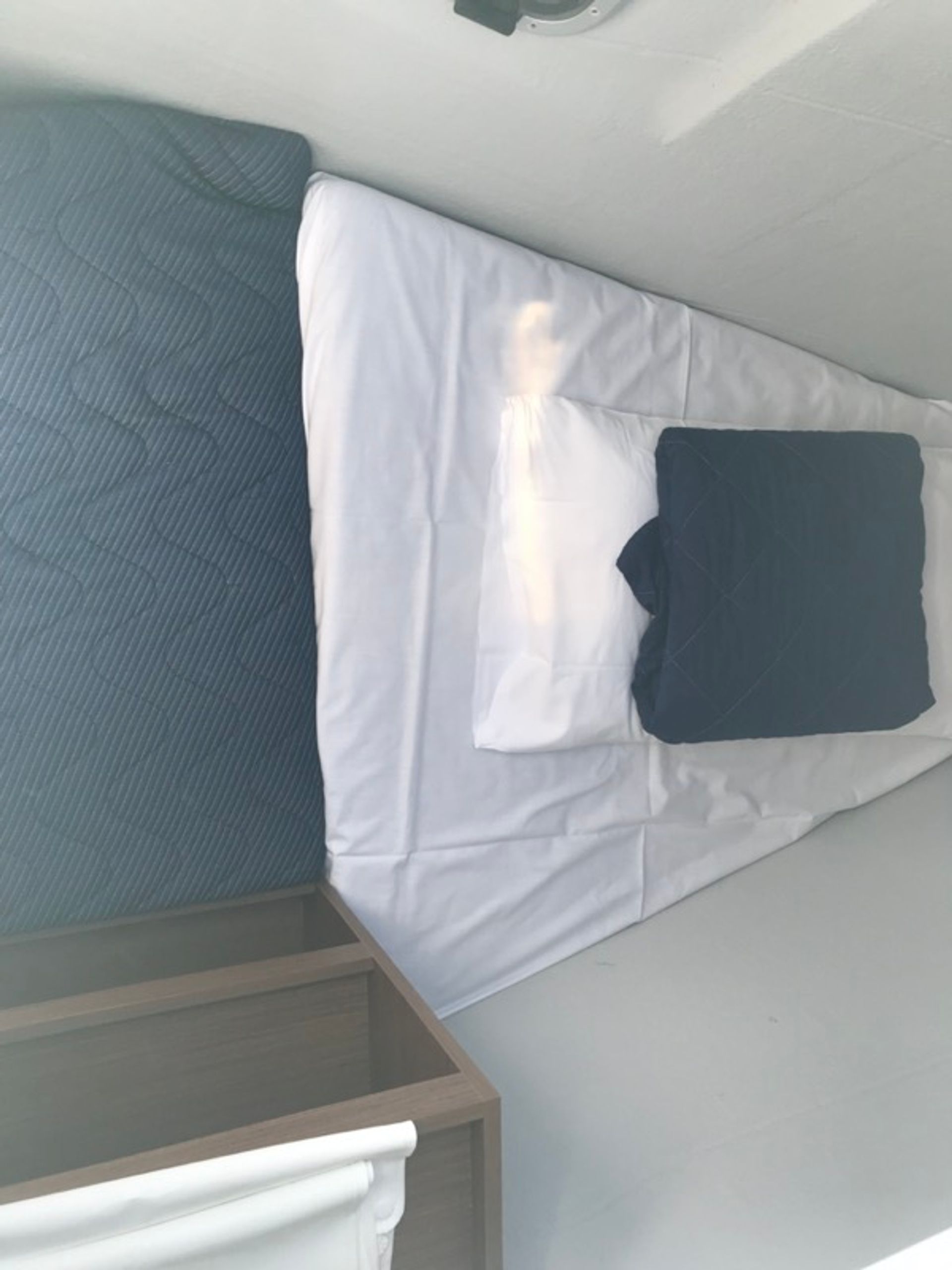 24442110910100260_Zippiri17_skippercabin2.jpg