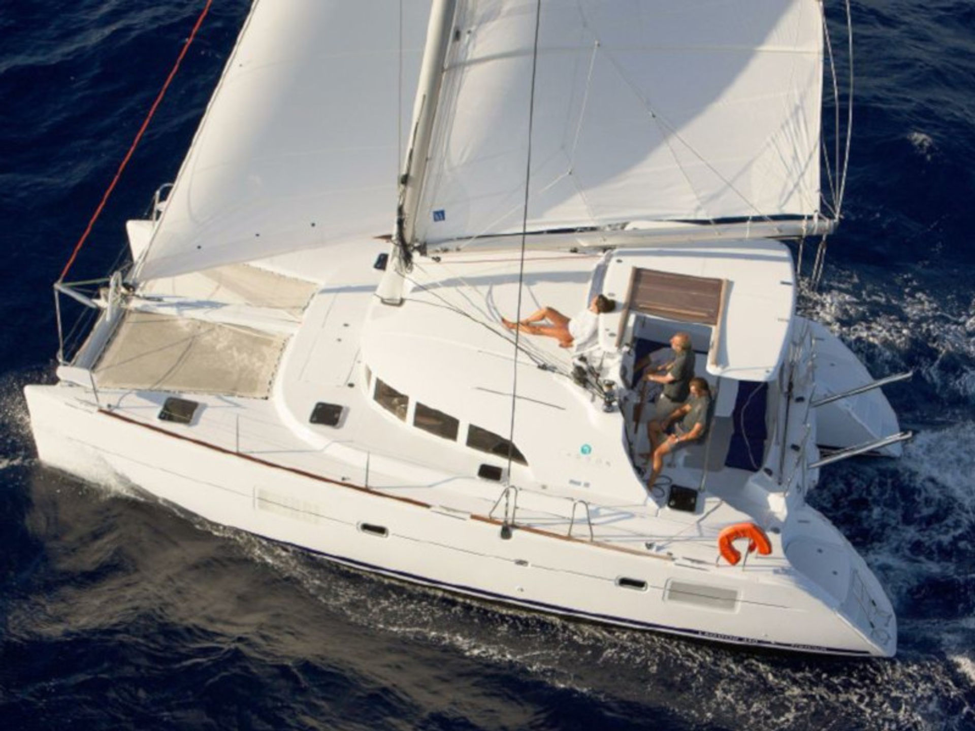 2467377050000100129_PLOTO_Lagoon_380_S2-ext1.jpg