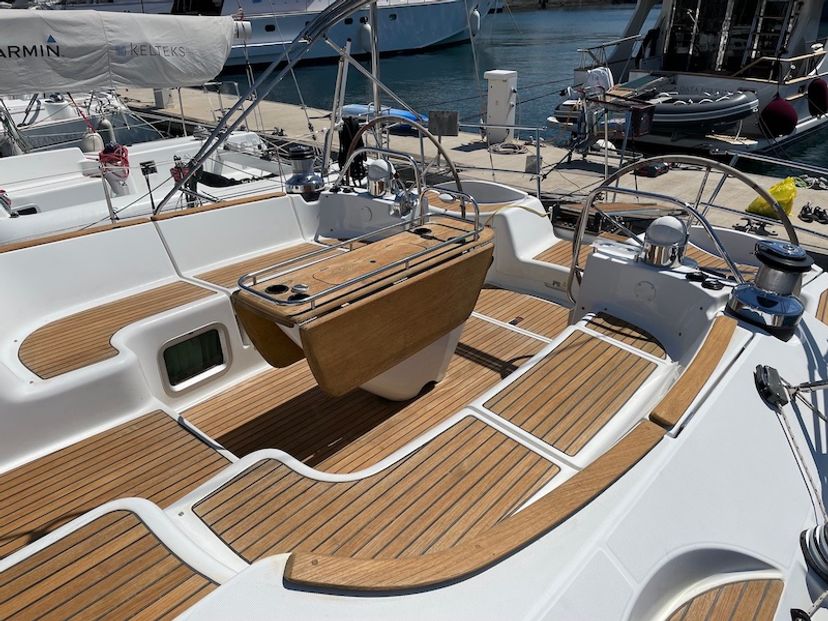 Jeanneau 54 Olivia Adriatica - Enthusiast Owned Yacht