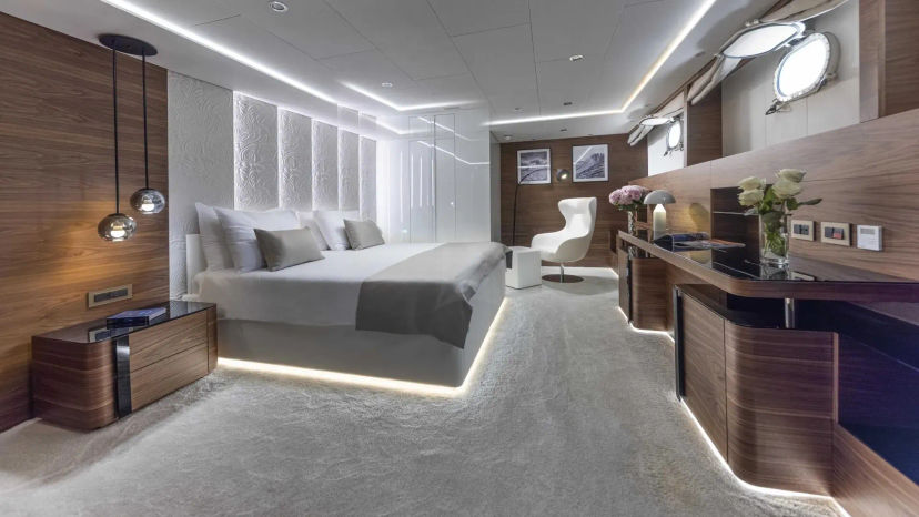 M/Y ANTHEA