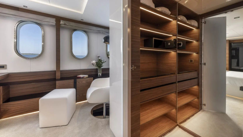 M/Y ANTHEA