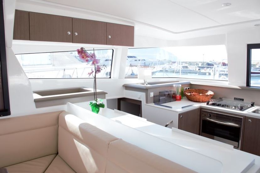 Bali Catamarans 4.3 Fasteam Two (WM - A/C - GENERATOR)