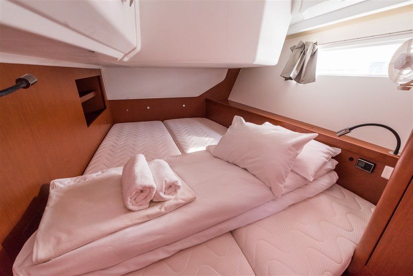 Beneteau 45 MOBULA ONE