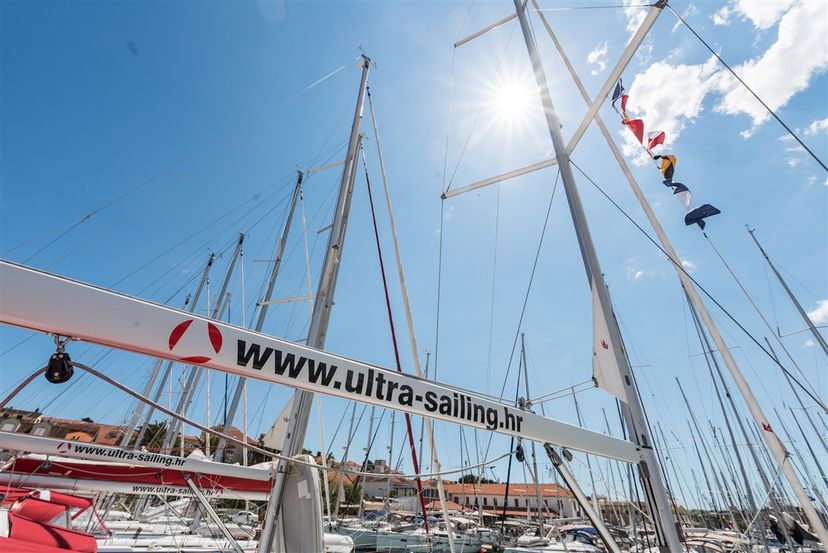 Beneteau 45 MOBULA ONE