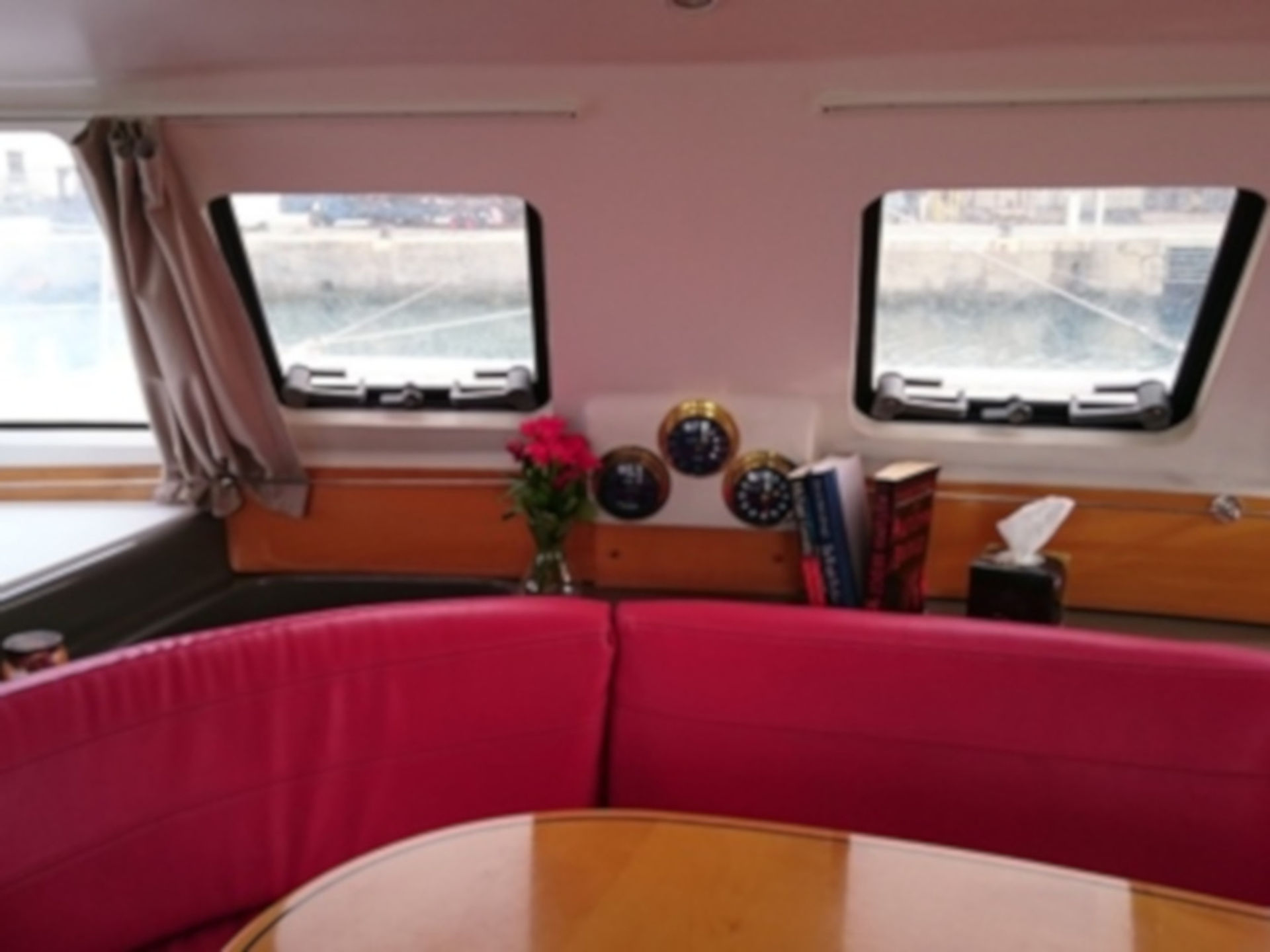 2648592210000104027_Lavezzi_40_Mrs._Brightside-interior.JPG