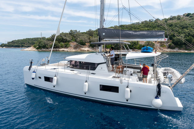 Lagoon 42 Elysium crewed - VIP equipped