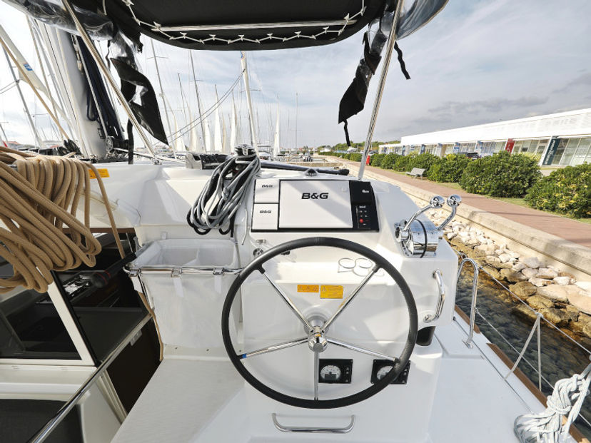 Lagoon 40 BLUE ANGEL