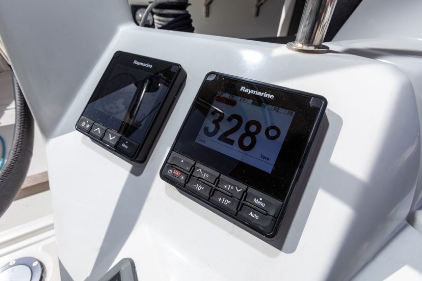 Jeanneau 40 Vittoria - Standard line