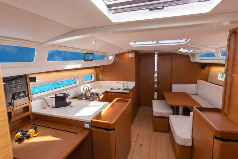 Jeanneau 40 Vittoria - Standard line