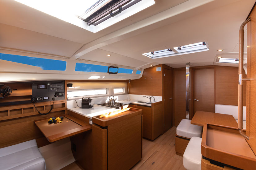 Jeanneau 40 Vittoria - Standard line