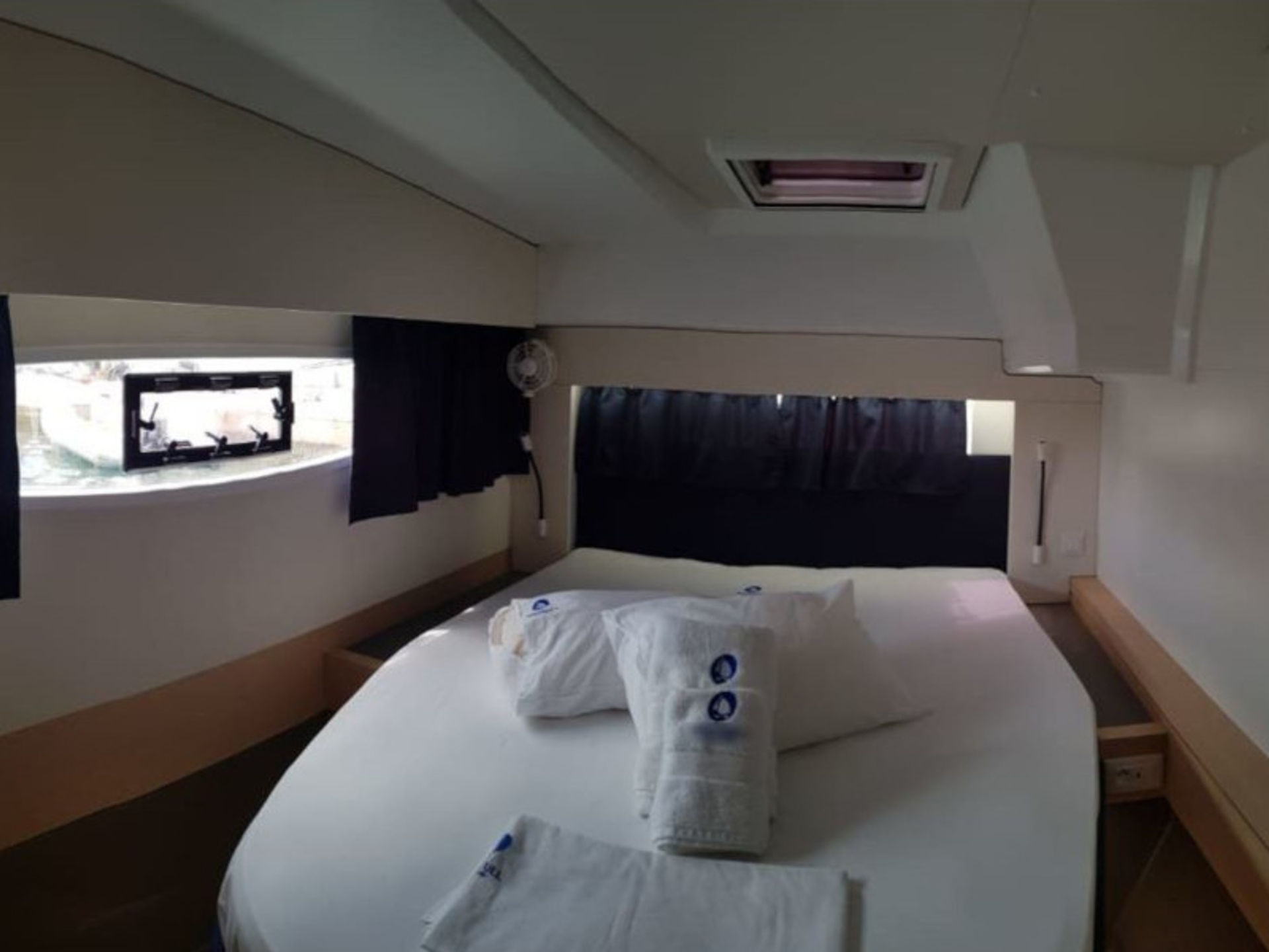 2699141070000101384_Wild_Baleine_Fountaine_Pajot_Astrea_42-int2.JPG