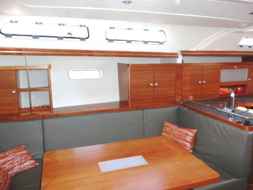 Hanse Yachts 43 Divine Caroline