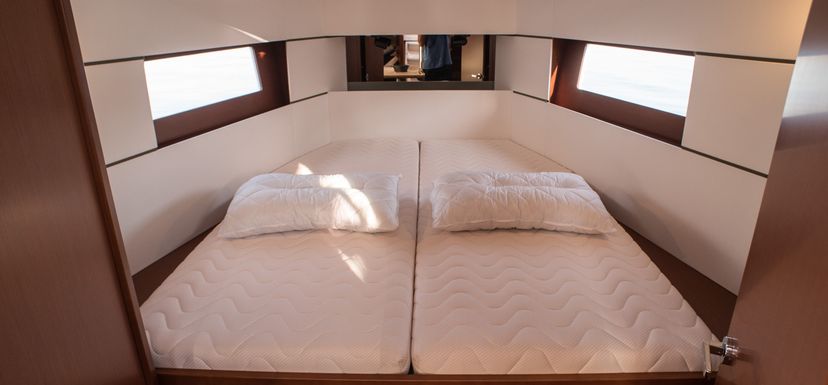 Beneteau 38 SIRINA "Sails 2025"