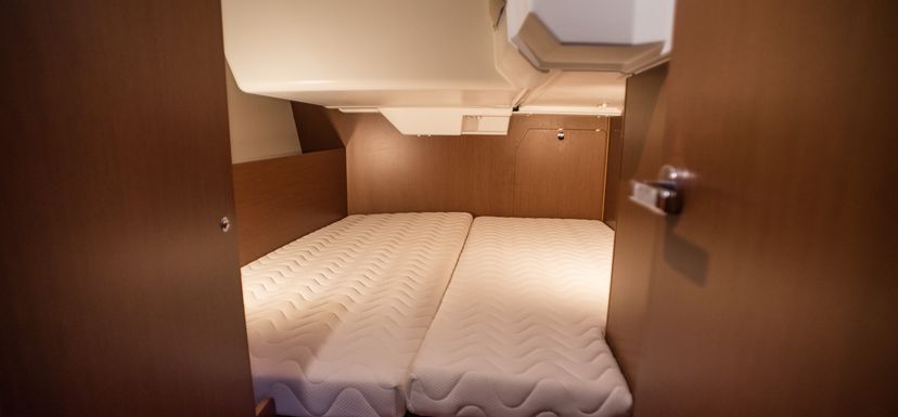 Beneteau 38 SIRINA "Sails 2025"