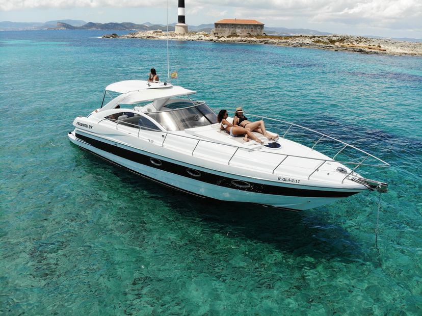 Pershing 37 Black Ball
