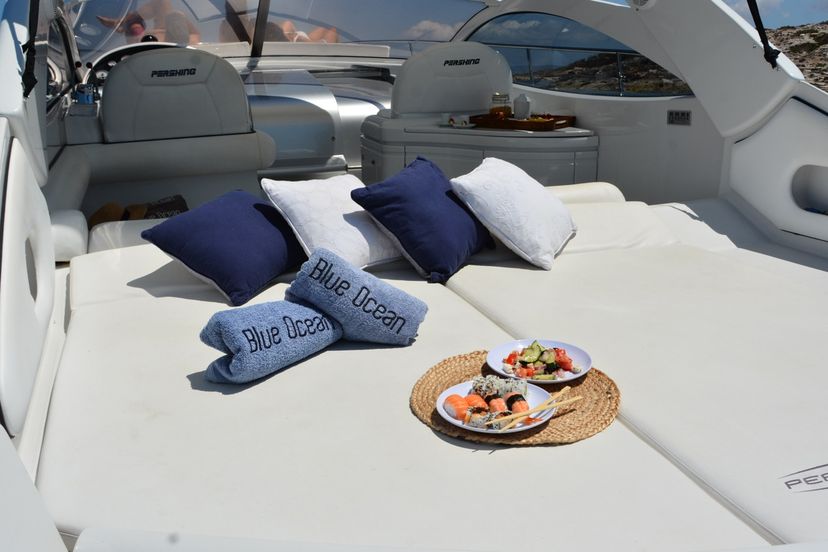Pershing 37 Black Ball