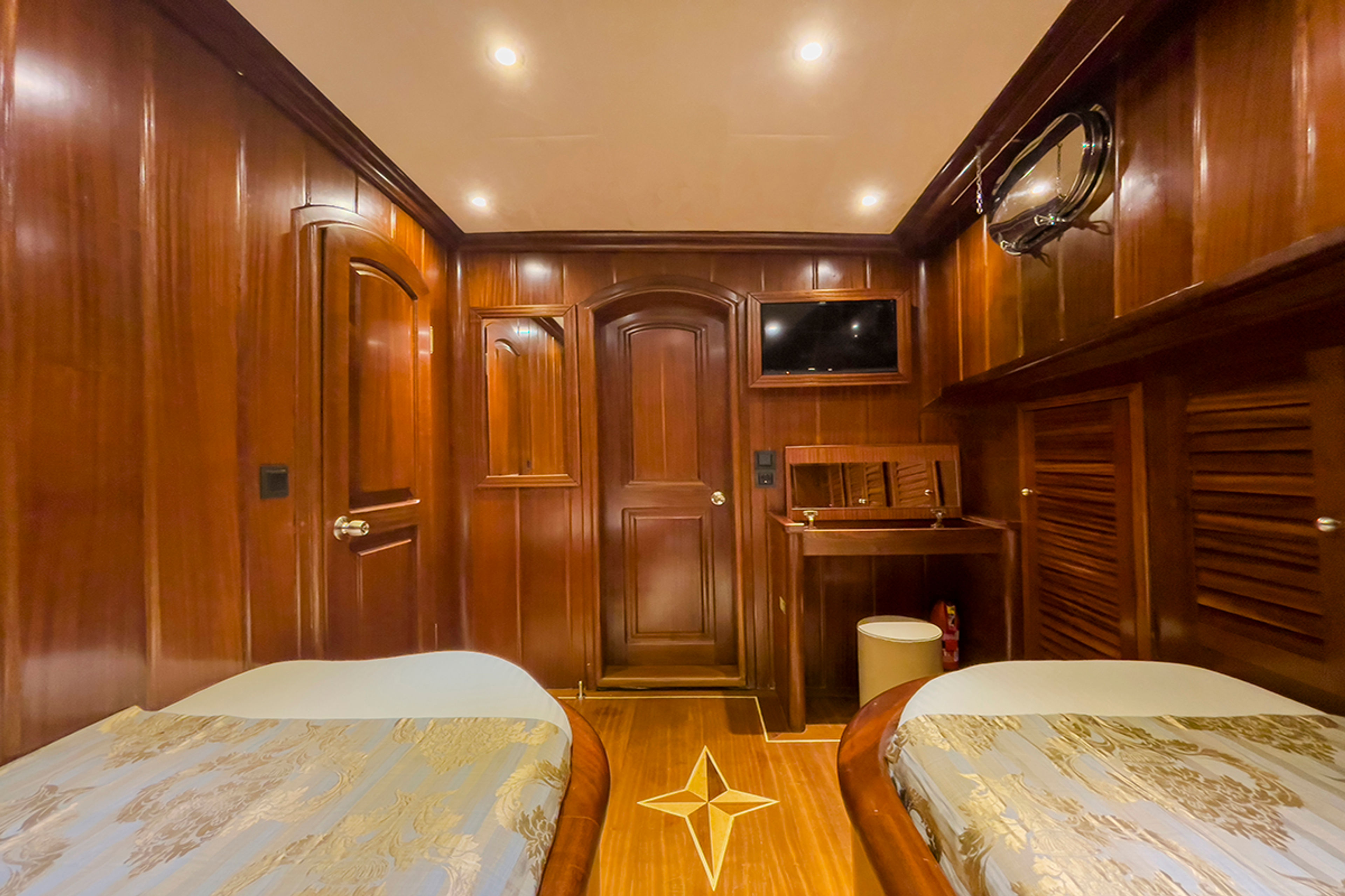 Twin Cabin