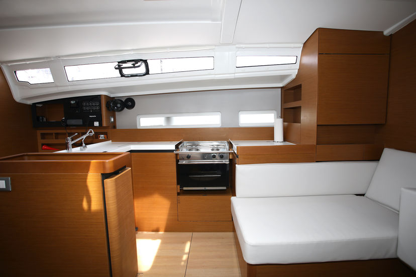 Jeanneau 410 Deba