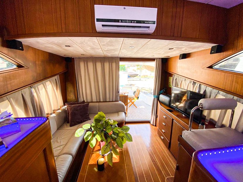 Custom Made Custom Made Exclusive1