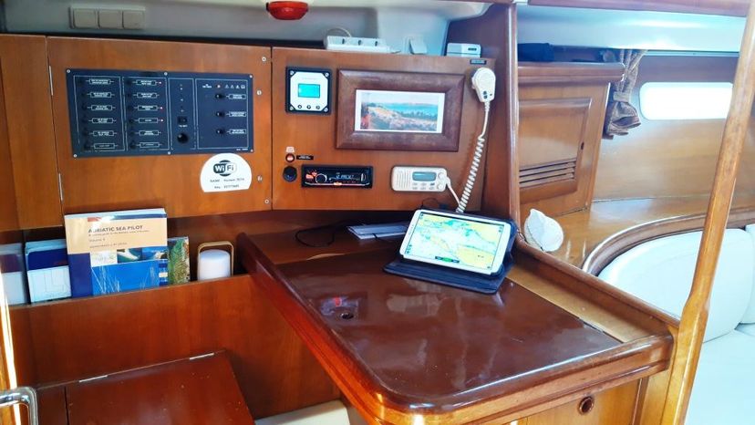 Beneteau 393 Škuribanda (refitted 2023)