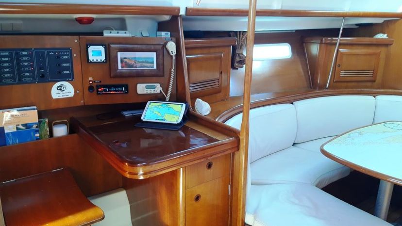 Beneteau 393 Škuribanda (refitted 2023)