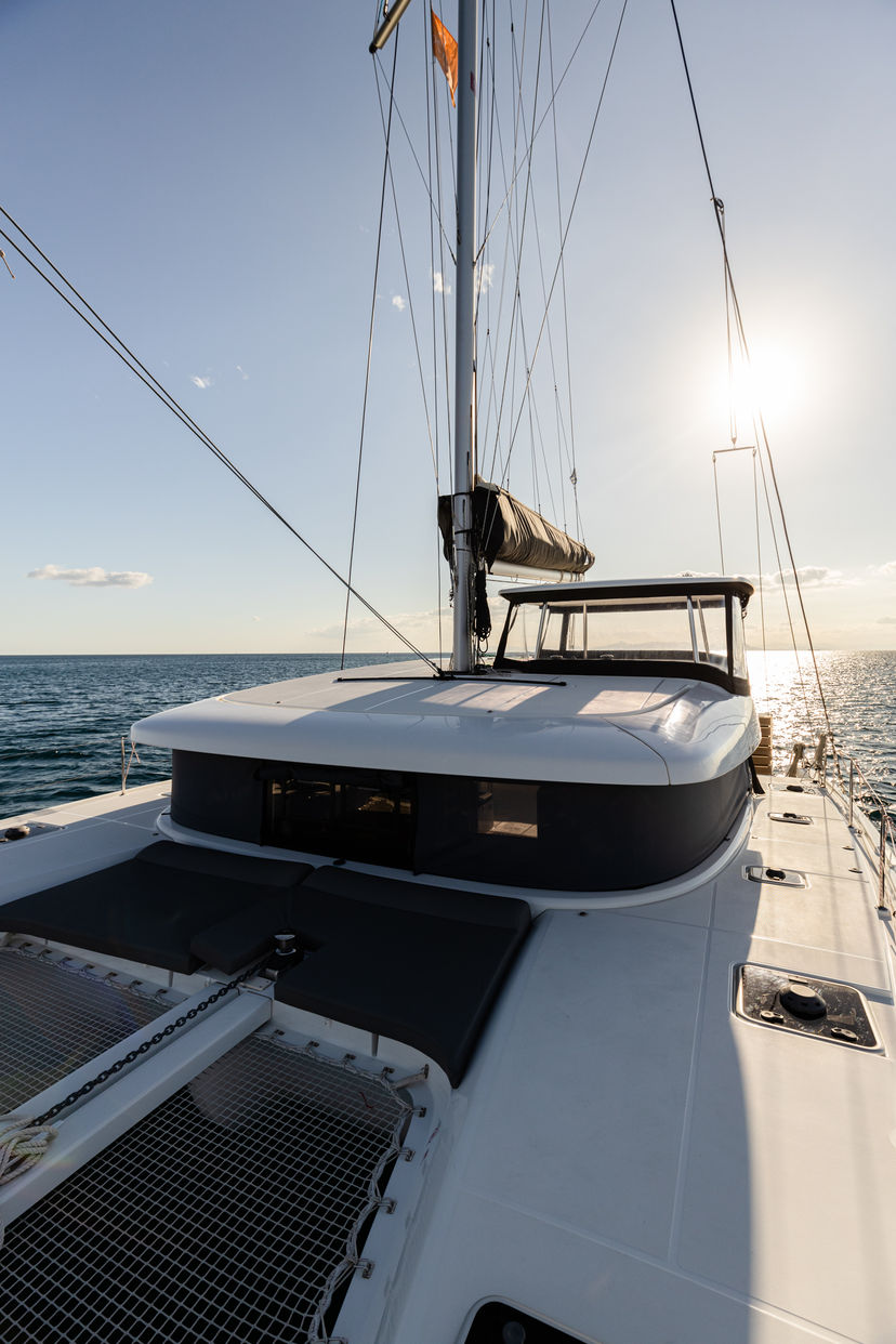 Lagoon 42 Notorious | A/C, Gen, Watermaker, 12 pax
